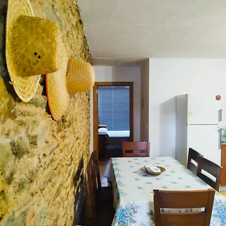 A 10 Min. De Santiago Holiday home Touro